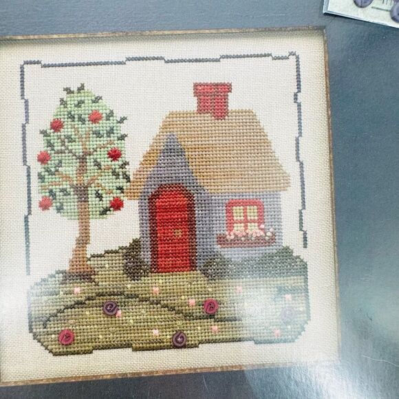 The Trilogy Grateful Hearts / Cottage in the Meadow Cross Stitch Pattern Buttons - Picture 8 of 9